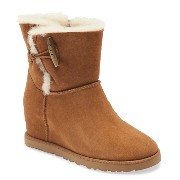 UGG Classic Femme Toggle Wedge Boot Size 9.5 - Picture 1 of 5